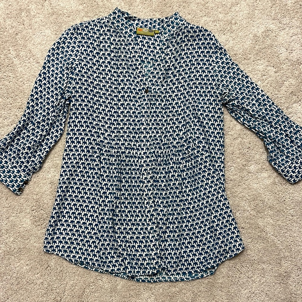 Size small button down flowy top with gorgeous pattern